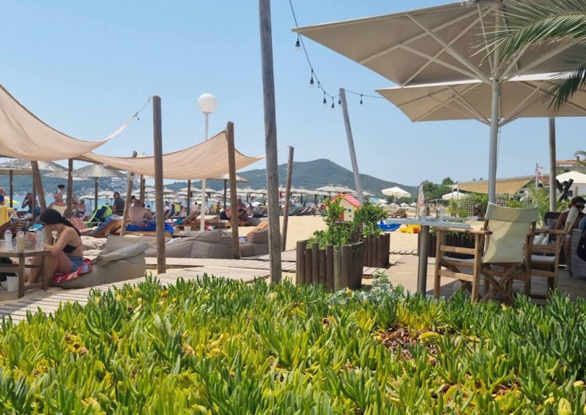 hotel-vournelis-beach-bar